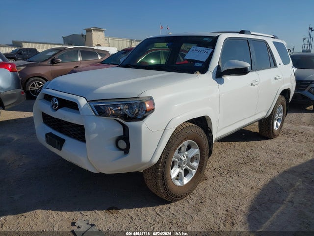 Toyota 4RUNNER SR5 2019 JTEZU5JR9K5205677 Image 2