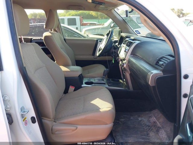 Toyota 4RUNNER SR5 2019 JTEZU5JR9K5205677 Image 5