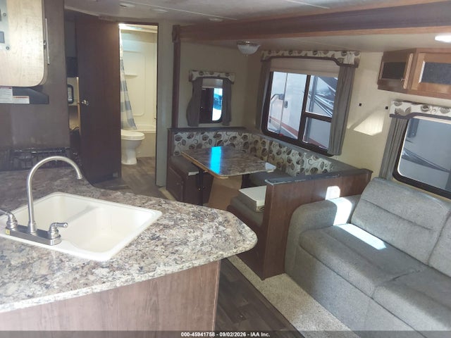 Продаж на аукціоні авто 2016 Keystone Hideout Luxury Serie, vin: 4YDT27D22G7206950, номер лоту: 45941758