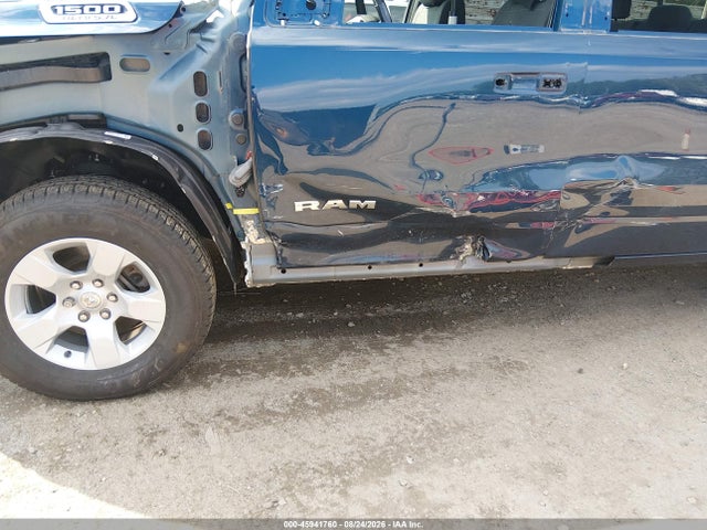 45941760 :رقم المزاد ، 1C6SRFFT7NN302969 vin ، 2022 Ram 1500 Big Horn  4x4 5'7 Box مزاد بيع
