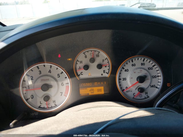 45941764 :رقم المزاد ، 1N6BA07CX8N321755 vin ، 2008 Nissan Titan Pro-4x مزاد بيع
