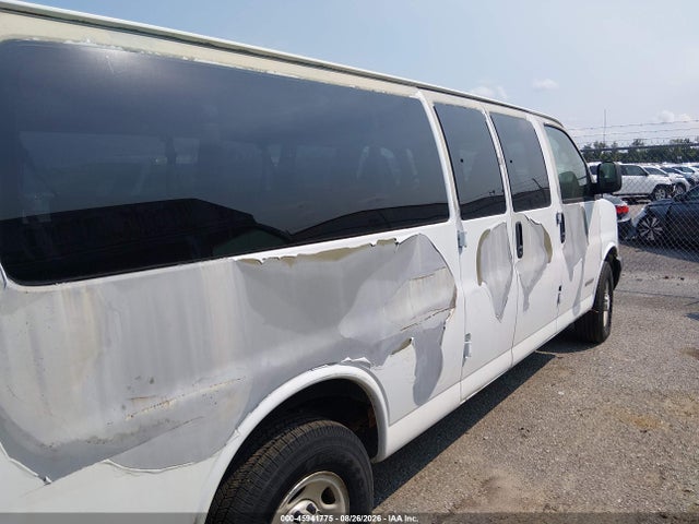 45941775 :رقم المزاد ، 1GAHG39U851263675 vin ، 2005 Chevrolet Express Passenger مزاد بيع