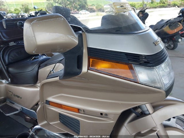 45941822 :رقم المزاد ، 1HFSC2205KA100039 vin ، 1989 Honda Gl1500 مزاد بيع