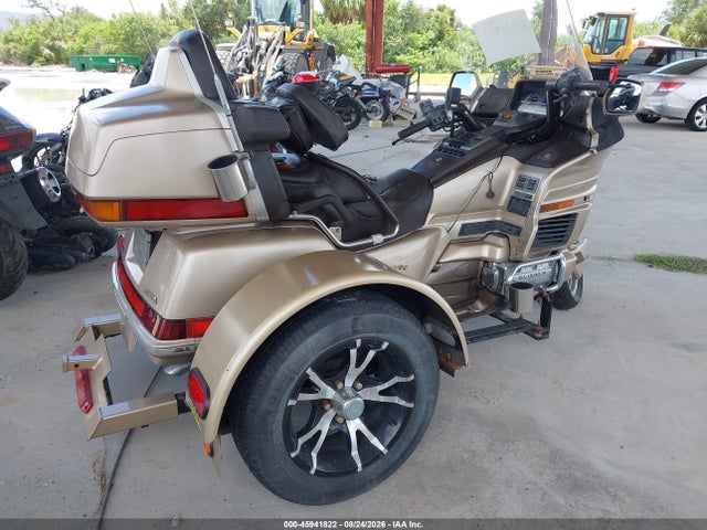 45941822 :رقم المزاد ، 1HFSC2205KA100039 vin ، 1989 Honda Gl1500 مزاد بيع