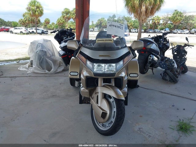 45941822 :رقم المزاد ، 1HFSC2205KA100039 vin ، 1989 Honda Gl1500 مزاد بيع