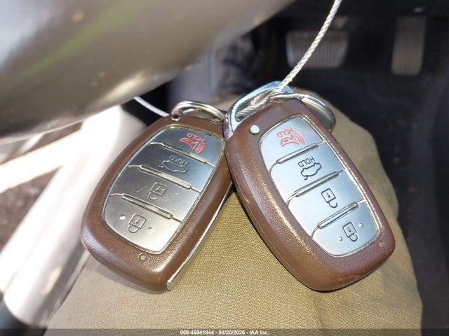 KMHD84LF5HU105263 Hyundai Elantra Limited