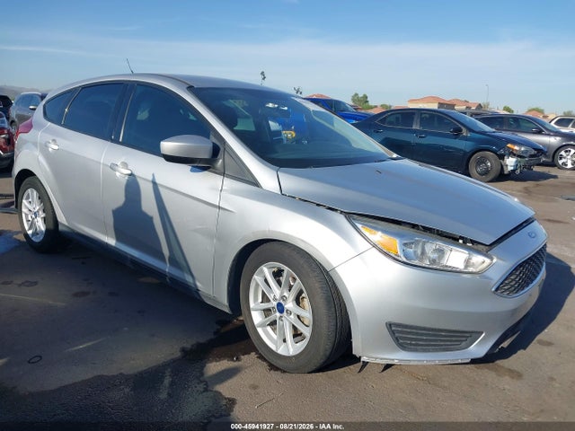45941927 :رقم المزاد ، 1FADP3K29JL303037 vin ، 2018 Ford Focus Se مزاد بيع
