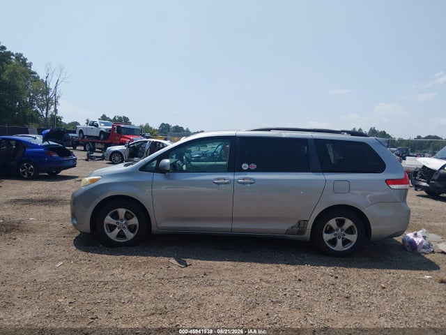 45941939 :رقم المزاد ، 5TDKK3DC8CS202434 vin ، 2012 Toyota Sienna Le V6 8 Passenger مزاد بيع