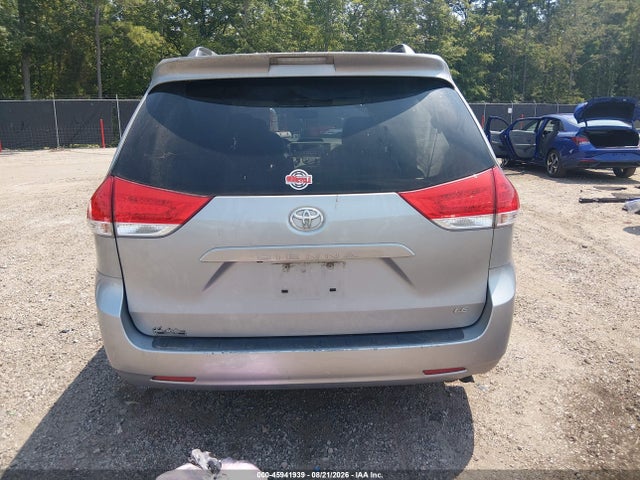 45941939 :رقم المزاد ، 5TDKK3DC8CS202434 vin ، 2012 Toyota Sienna Le V6 8 Passenger مزاد بيع