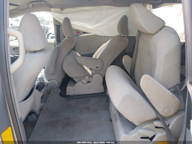 45941939 :رقم المزاد ، 5TDKK3DC8CS202434 vin ، 2012 Toyota Sienna Le V6 8 Passenger مزاد بيع