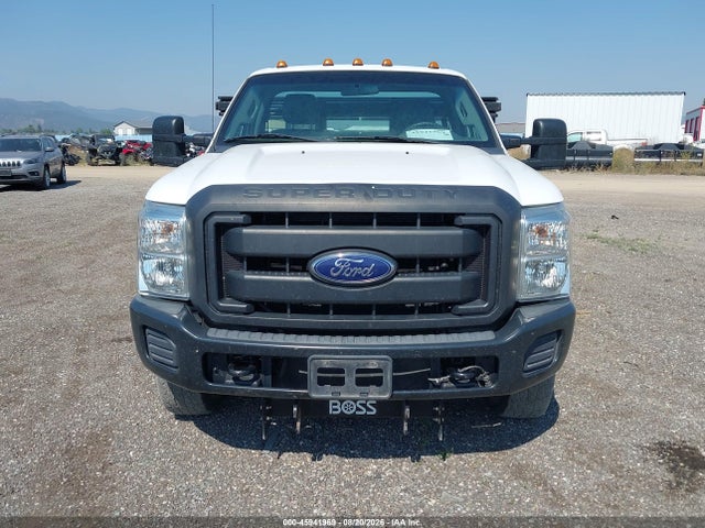 45941969 :رقم المزاد ، 1FDRF3H67FEA14789 vin ، 2015 Ford F-350 Chassis Xl مزاد بيع