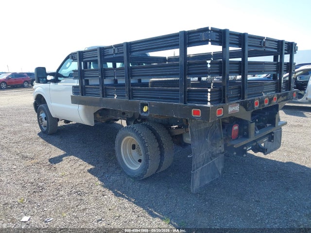45941969 :رقم المزاد ، 1FDRF3H67FEA14789 vin ، 2015 Ford F-350 Chassis Xl مزاد بيع