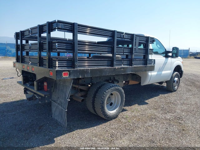 45941969 :رقم المزاد ، 1FDRF3H67FEA14789 vin ، 2015 Ford F-350 Chassis Xl مزاد بيع