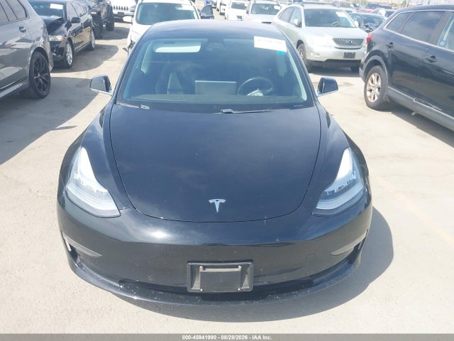 Tesla Model 3 Long Range/mid Range 2018 5YJ3E1EA1JF075850 Image 11