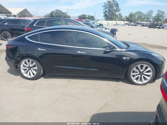 Tesla Model 3 Long Range/mid Range 2018 5YJ3E1EA1JF075850 Image 12