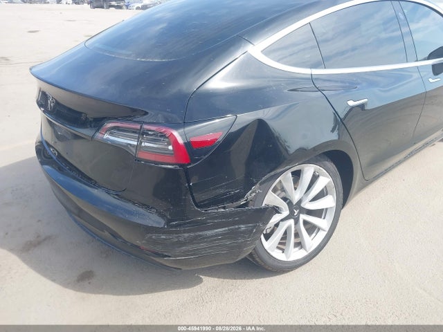 Tesla Model 3 Long Range/mid Range 2018 5YJ3E1EA1JF075850 Image 6