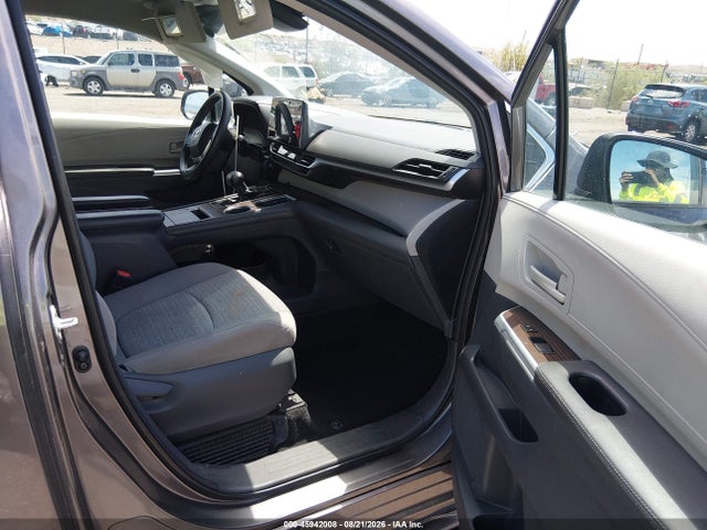 2021 Toyota Sienna Le მანქანა იყიდება აუქციონზე, vin: 5TDKRKEC7MS011111, აუქციონის ნომერი: 45942008