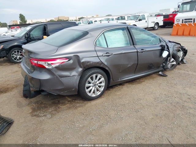Toyota CAMRY LE 2018 4T1B11HK5JU615991 Image 4