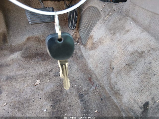 45942110 :رقم المزاد ، 1GKCS13WXX2532209 vin ، 1999 Gmc Jimmy مزاد بيع