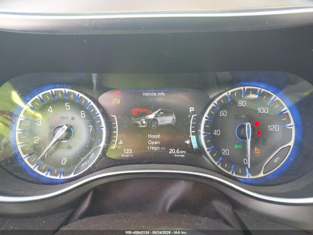 2017 Chrysler Pacifica Touring-l Plus მანქანა იყიდება აუქციონზე, vin: 2C4RC1EG9HR708632, აუქციონის ნომერი: 45942134
