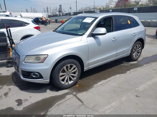 Audi Q5 2.0t Premium 2014 WA1CFAFP1EA043134 Image 2