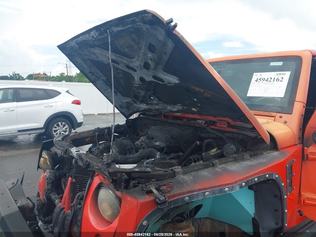 45942162 :رقم المزاد ، 1C4BJWEG5DL584334 vin ، 2013 Jeep Wrangler Unlimited Sahara مزاد بيع