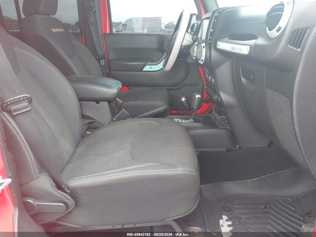 45942162 :رقم المزاد ، 1C4BJWEG5DL584334 vin ، 2013 Jeep Wrangler Unlimited Sahara مزاد بيع