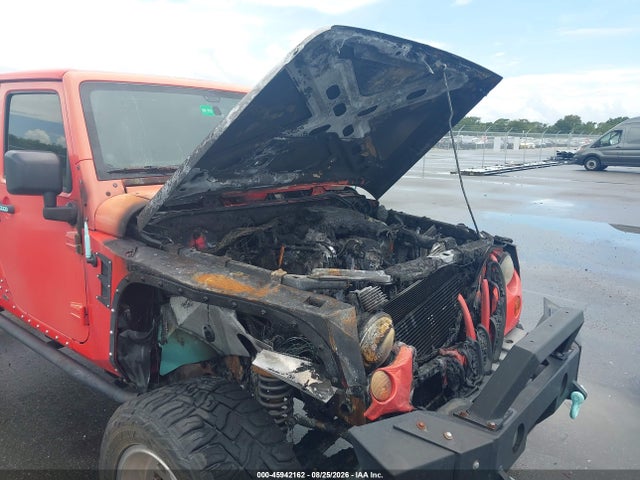 45942162 :رقم المزاد ، 1C4BJWEG5DL584334 vin ، 2013 Jeep Wrangler Unlimited Sahara مزاد بيع