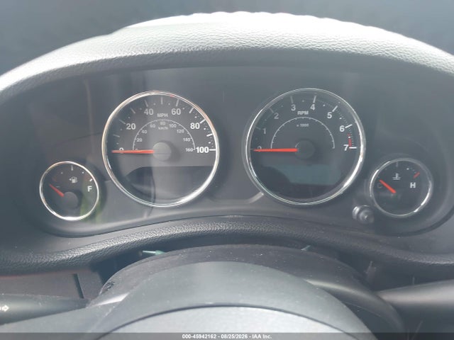 45942162 :رقم المزاد ، 1C4BJWEG5DL584334 vin ، 2013 Jeep Wrangler Unlimited Sahara مزاد بيع