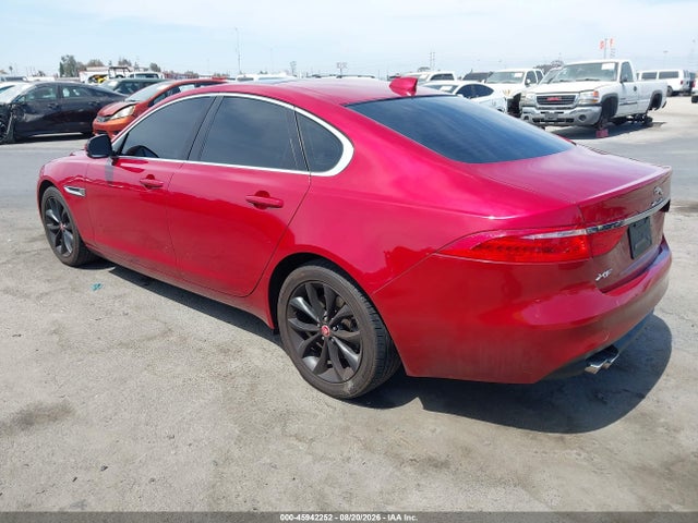 SAJBD4BN2HCY31170 Jaguar Xf 20d Premium