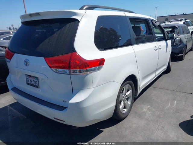 2014 Toyota Sienna Le V6 7 Passenger Auto Access Seat მანქანა იყიდება აუქციონზე, vin: 5TDKK3DC6ES454184, აუქციონის ნომერი: 45942319
