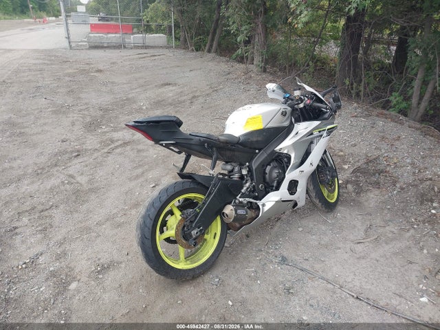 Yamaha YZFR6 2017 JYARJ28E2HA002396 Image 4