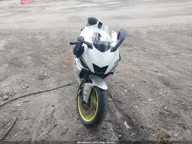 Yamaha YZFR6 2017 JYARJ28E2HA002396 Image 5