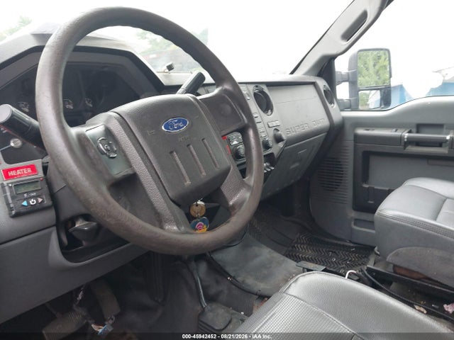 45942452 :رقم المزاد ، 1FDUF5HT8EEB42727 vin ، 2014 Ford F-550 Chassis Xl مزاد بيع