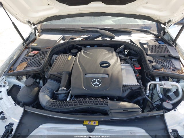 2015 Mercedes-benz C 300 Luxury 4matic მანქანა იყიდება აუქციონზე, vin: 55SWF4KB3FU017575, აუქციონის ნომერი: 45942463