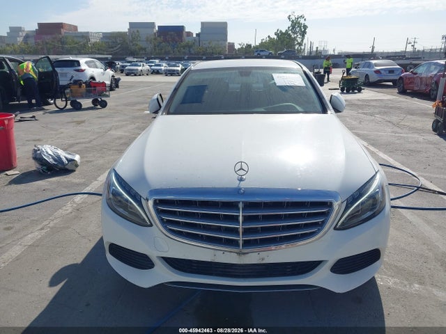 2015 Mercedes-benz C 300 Luxury 4matic მანქანა იყიდება აუქციონზე, vin: 55SWF4KB3FU017575, აუქციონის ნომერი: 45942463
