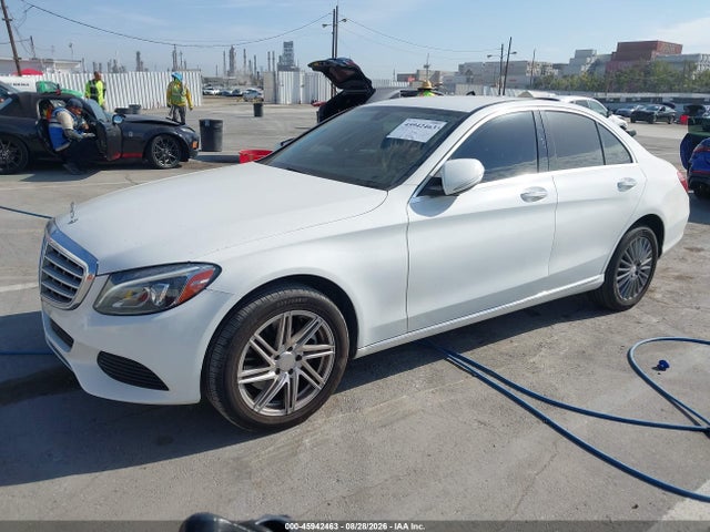 2015 Mercedes-benz C 300 Luxury 4matic მანქანა იყიდება აუქციონზე, vin: 55SWF4KB3FU017575, აუქციონის ნომერი: 45942463