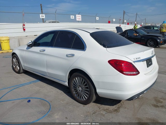 2015 Mercedes-benz C 300 Luxury 4matic მანქანა იყიდება აუქციონზე, vin: 55SWF4KB3FU017575, აუქციონის ნომერი: 45942463