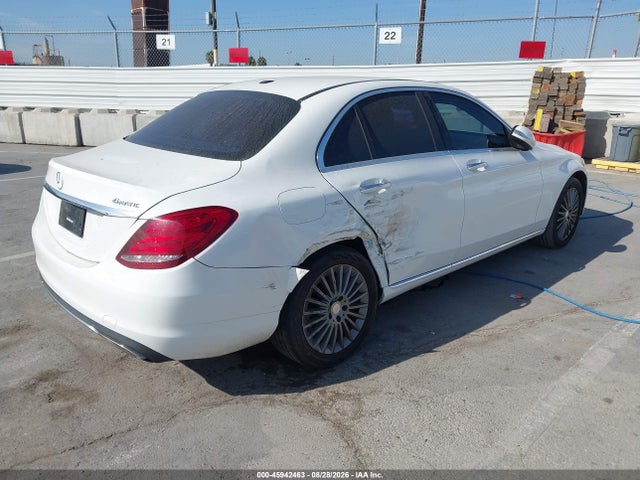 2015 Mercedes-benz C 300 Luxury 4matic მანქანა იყიდება აუქციონზე, vin: 55SWF4KB3FU017575, აუქციონის ნომერი: 45942463
