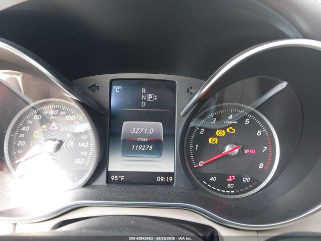 2015 Mercedes-benz C 300 Luxury 4matic მანქანა იყიდება აუქციონზე, vin: 55SWF4KB3FU017575, აუქციონის ნომერი: 45942463