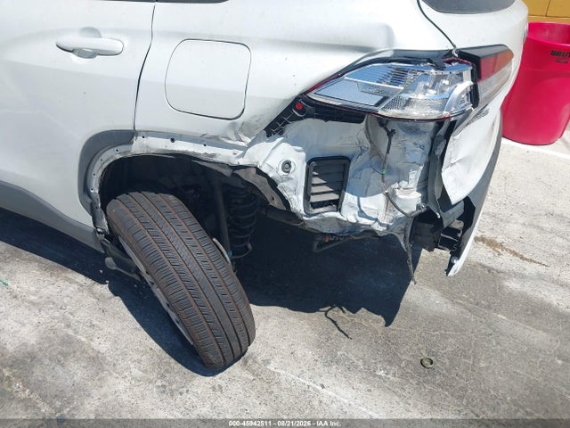 Toyota Corolla Cross L 2022 7MUAAAAG8NV004309 Image 6