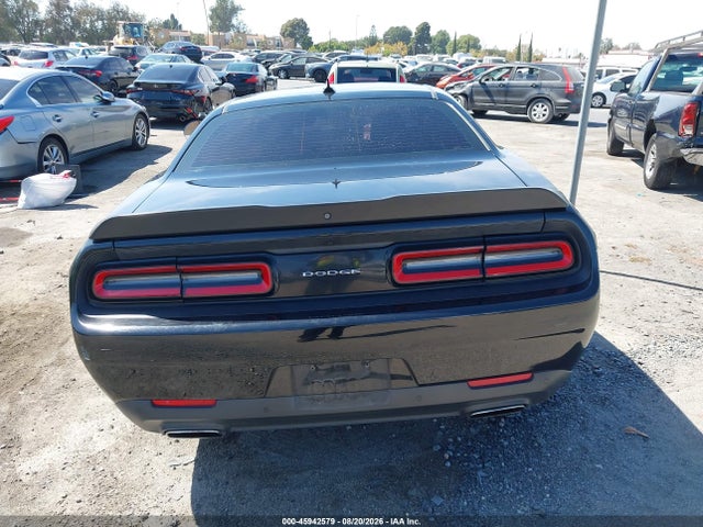 2C3CDZAG1JH280594 Dodge Challenger Sxt Plus