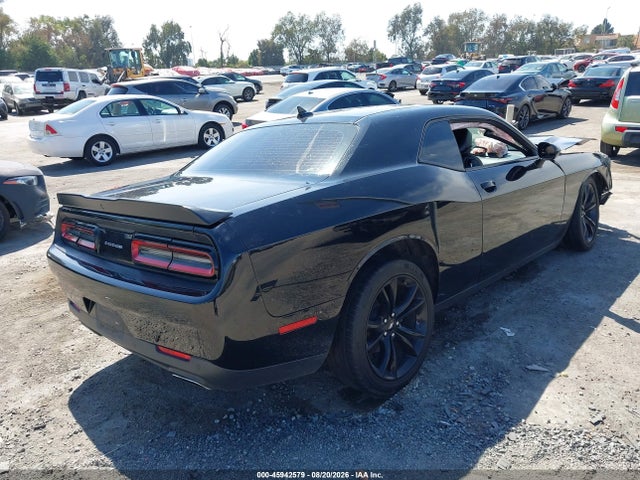 2C3CDZAG1JH280594 Dodge Challenger Sxt Plus