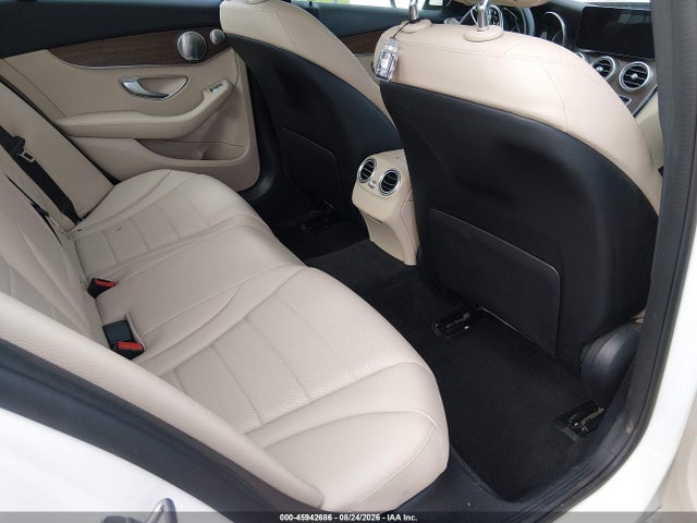 2019 Mercedes-benz C 300 4matic მანქანა იყიდება აუქციონზე, vin: 55SWF8EB7KU310165, აუქციონის ნომერი: 45942686