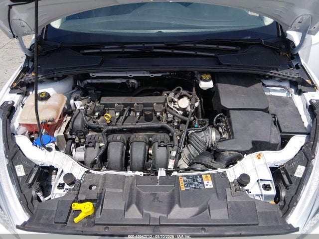 1FADP3F23JL327327 Ford FOCUS SE