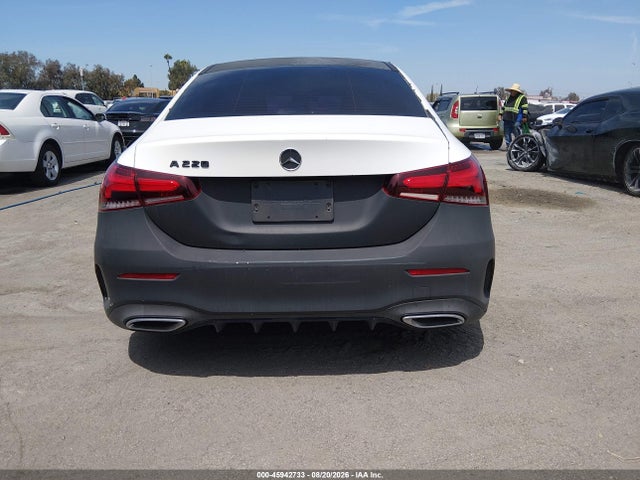W1K3G4EB7MJ300635 Mercedes-Benz A 220