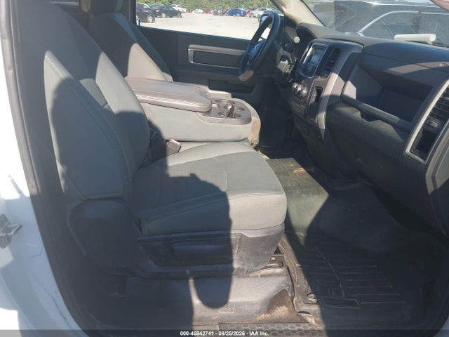 45942741 :رقم المزاد ، 3C6JR6DT1FG539790 vin ، 2015 Ram 1500 Tradesman مزاد بيع