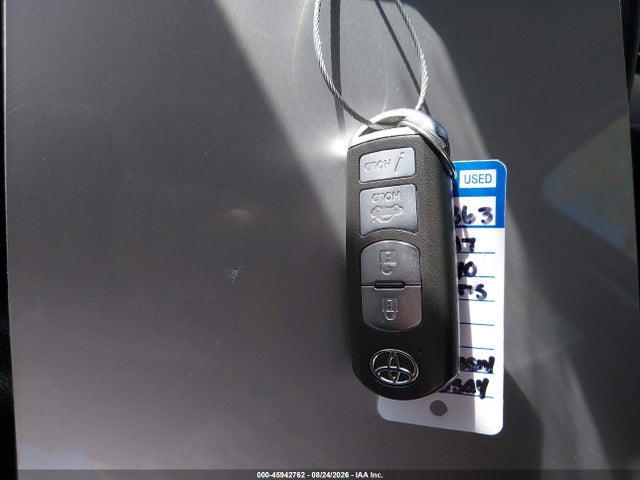 3MYDLBYV7HY169262 Toyota YARIS IA