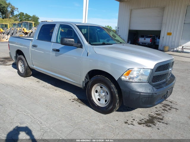 RAM 1500 Tradesman 4x2 5'7 Box 2018 1C6RR6KG6JS272558 главное изображение