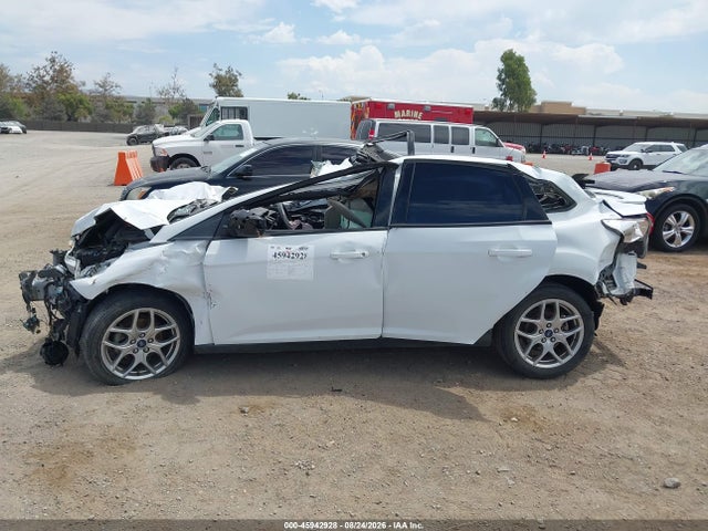 Ford FOCUS SE 2015 1FADP3F27FL326916 Image 14